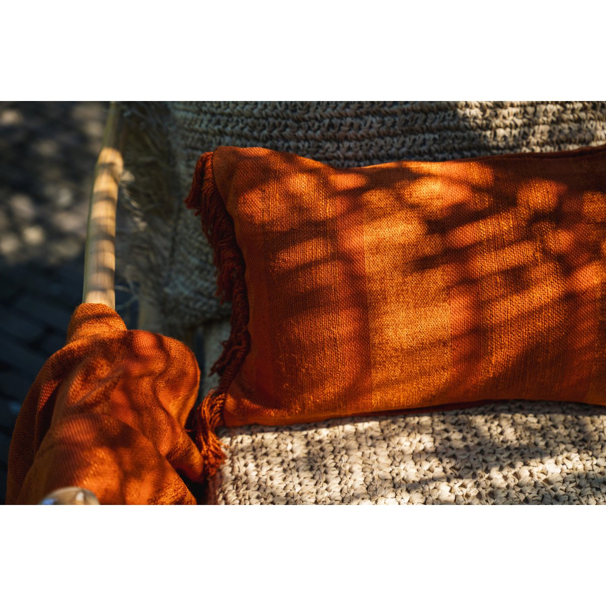 The Oh My Gee Cushion Cover - 30 cm x 50 cm - Rust Velvet